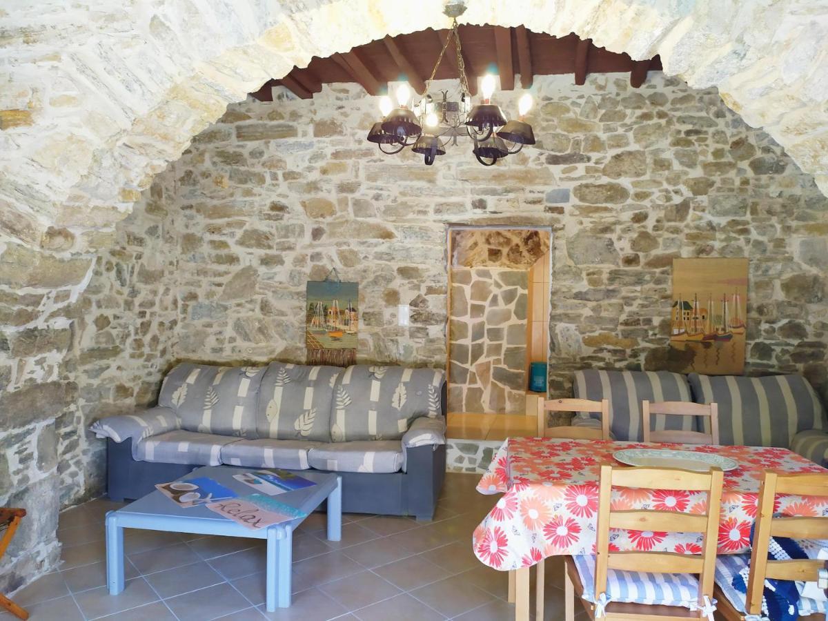 Traditional Family House, Ground Floor With Yard Koronos Экстерьер фото